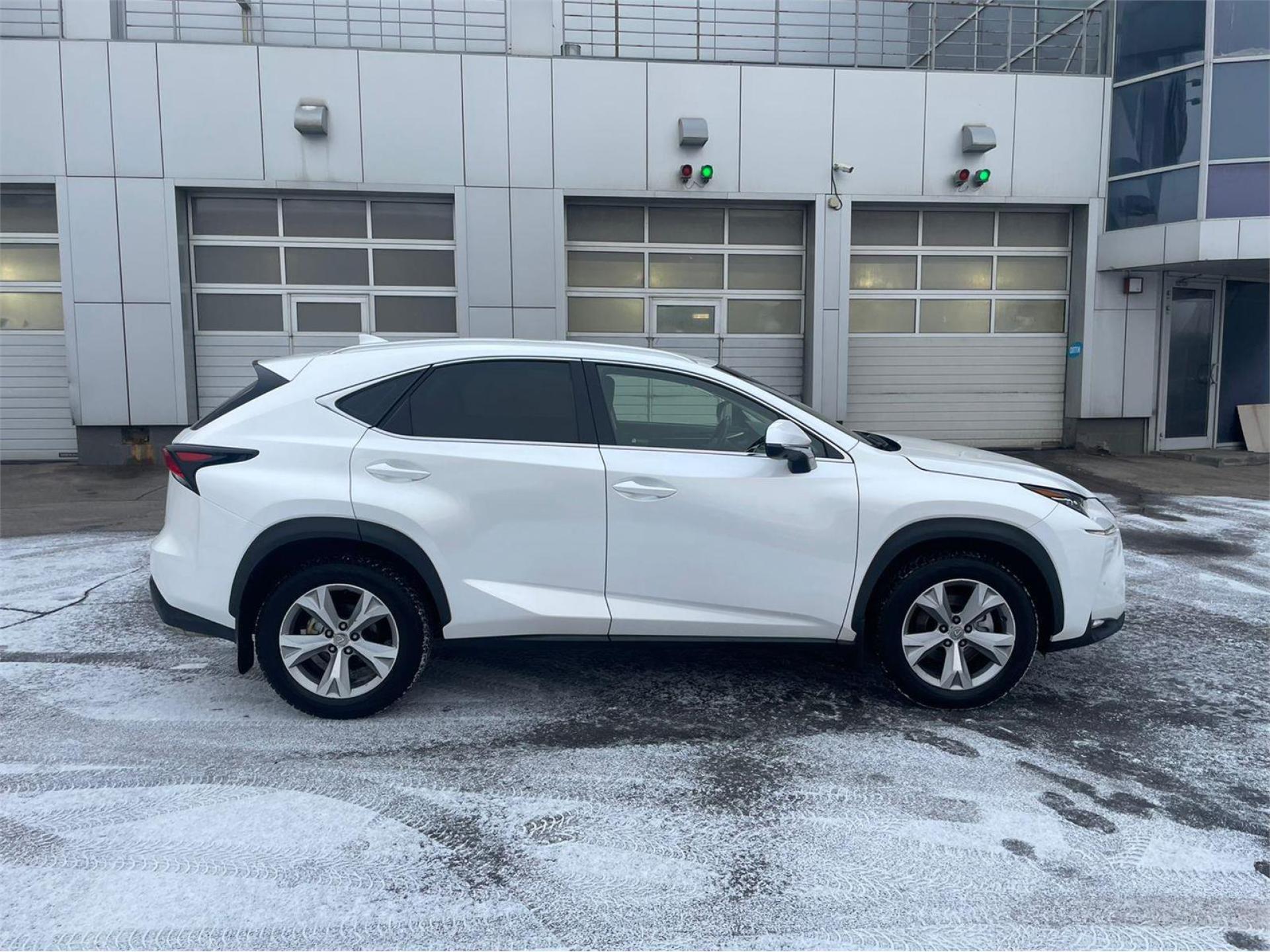 Lexus NX, I